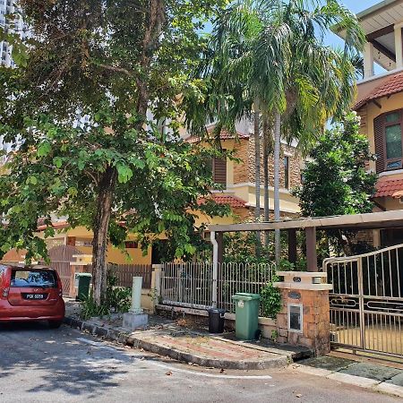 Apartamento Eden Cosy Living Batu Ferringhi Exterior foto