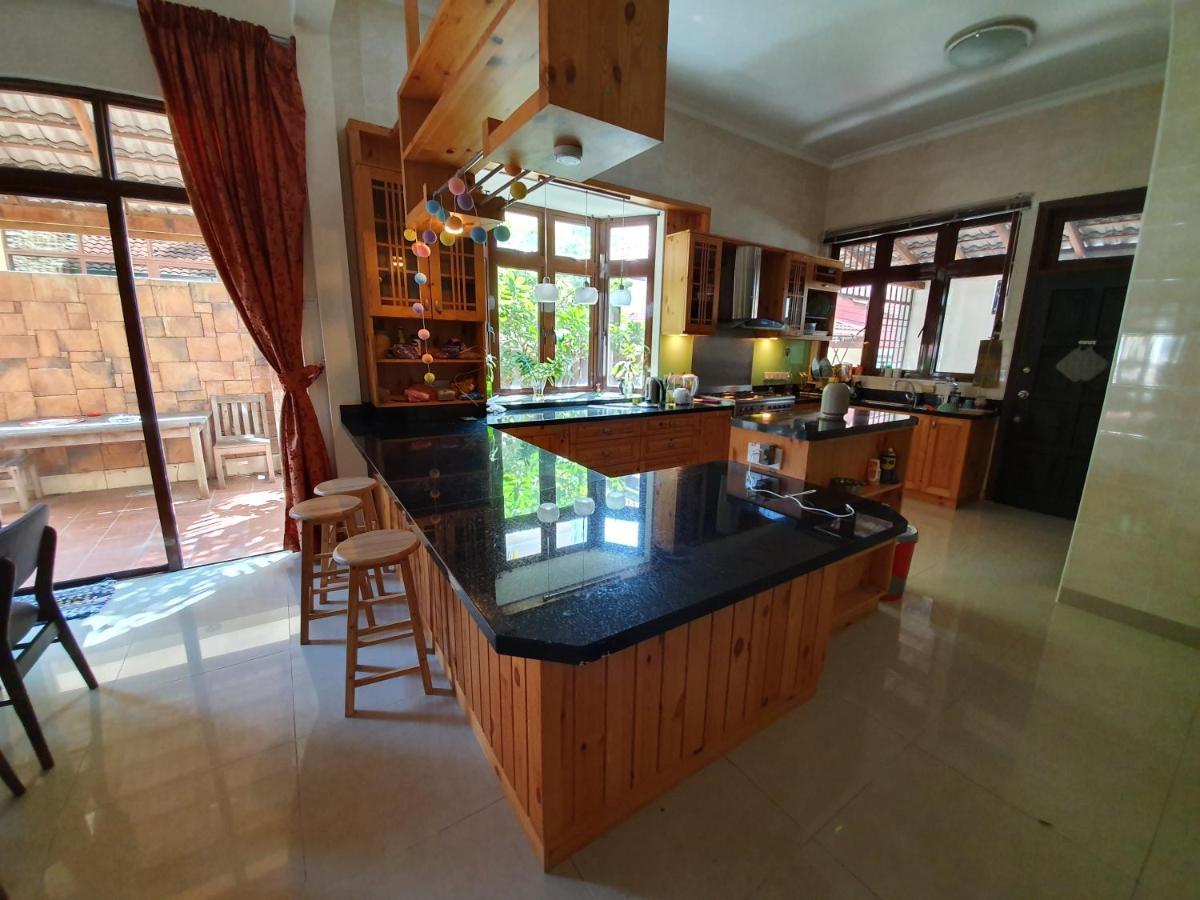 Apartamento Eden Cosy Living Batu Ferringhi Exterior foto