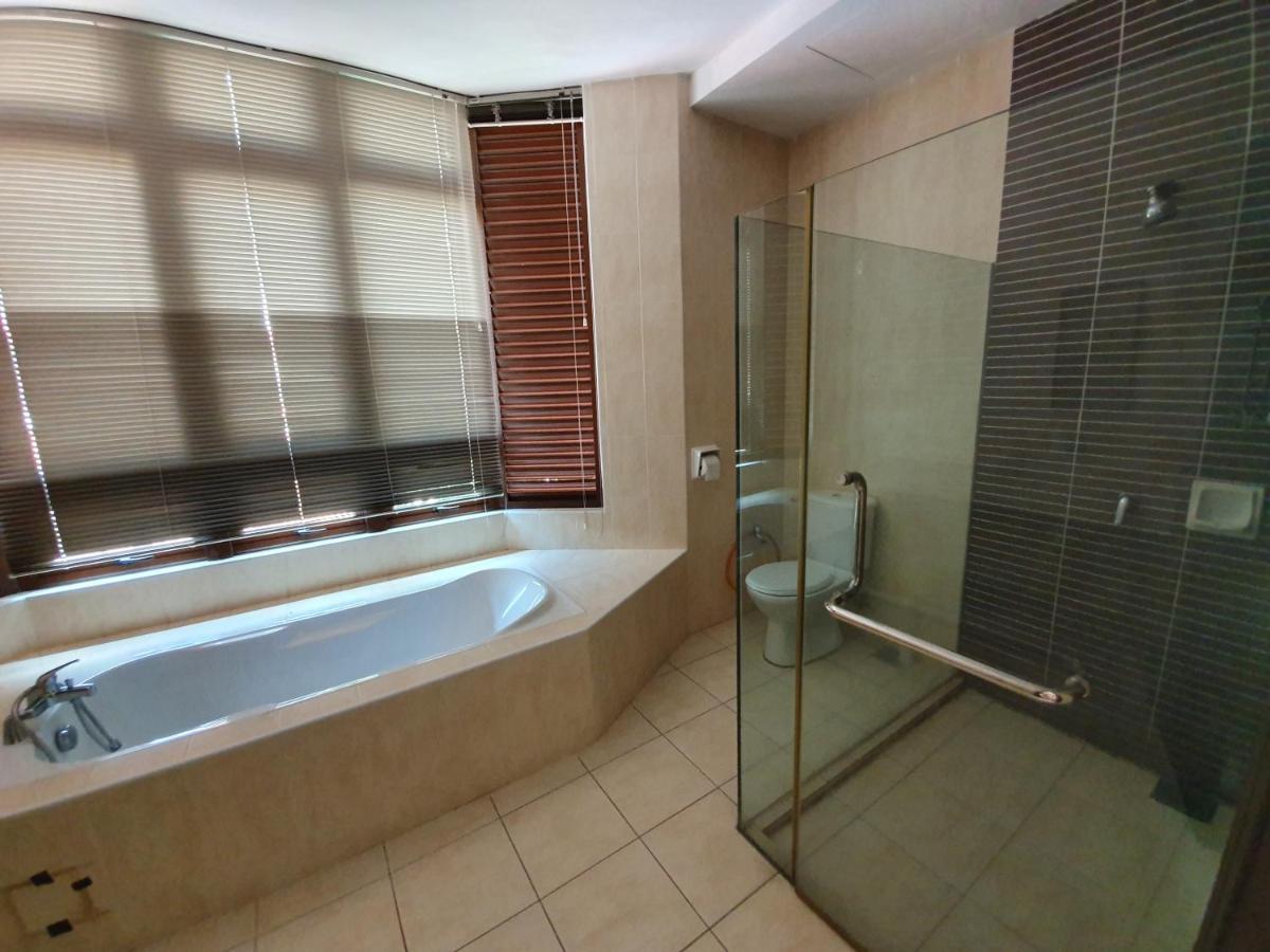 Apartamento Eden Cosy Living Batu Ferringhi Exterior foto